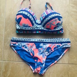 Op push up BIKINI tropical pattern M-top, L-bottom